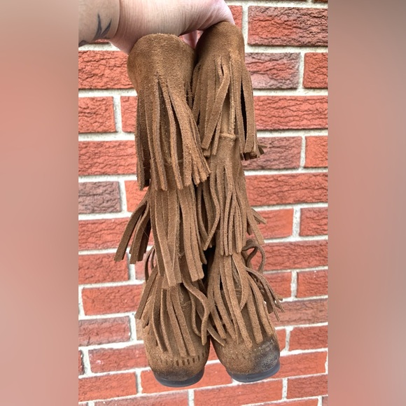 Women’s Minnetonka fringed moccasins - Picture 4 of 9